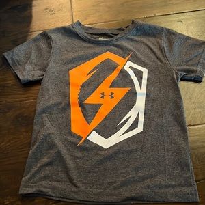 Size 4T boys Under Armour shirt